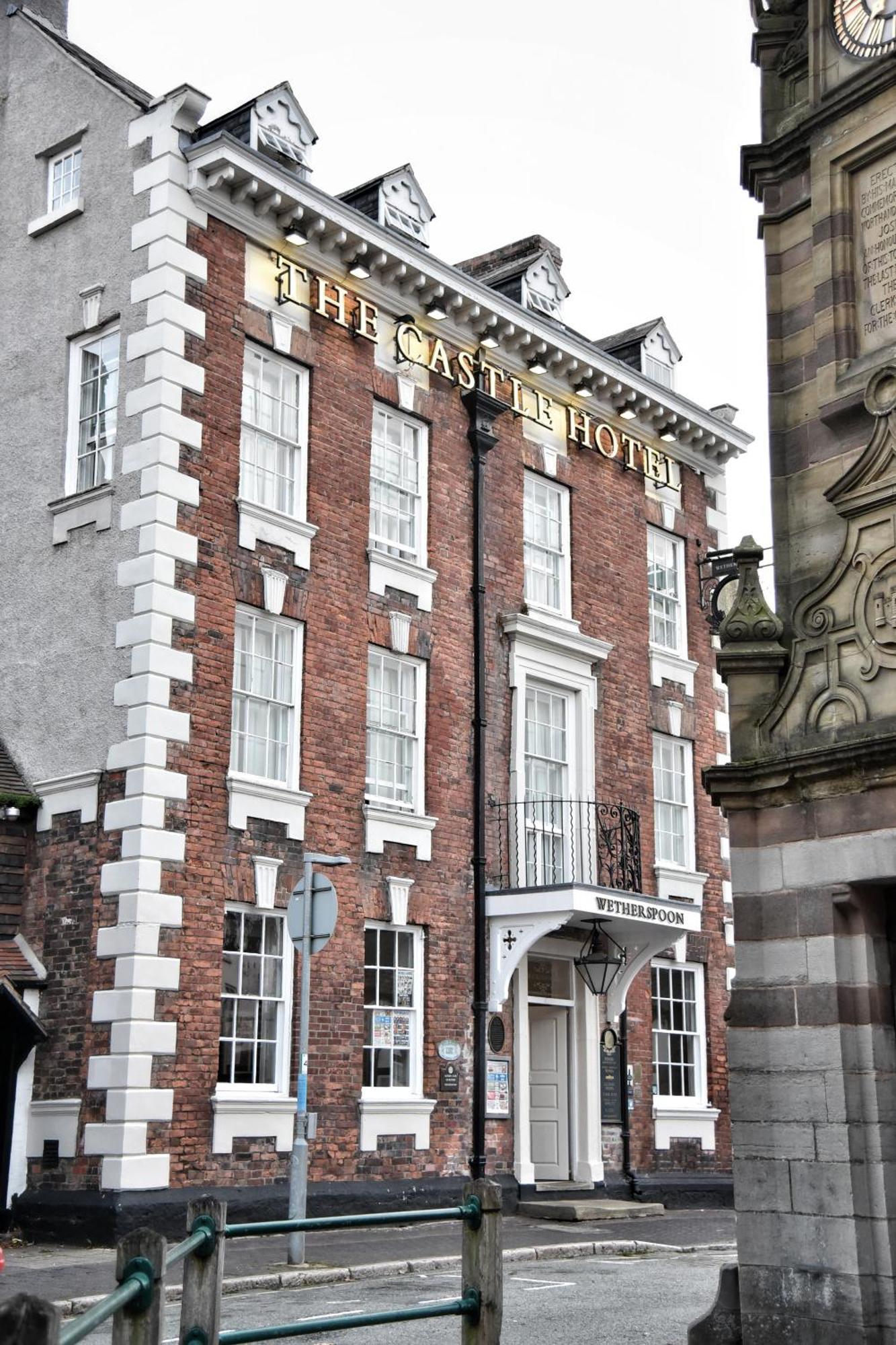 The Castle Hotel Wetherspoon รูธิน ภายนอก รูปภาพ
